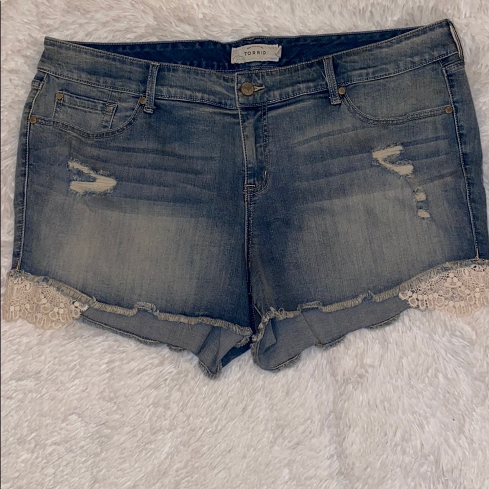 Torrid distressed shorts